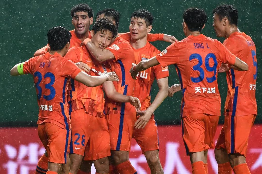 من فاز في دوري ابطال اوروبا عام 2021؟